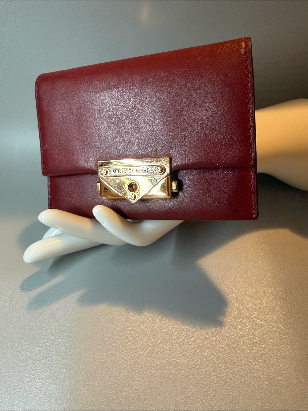 Michael Kors Burgundy Leather Tri-Fold Wallet Gold Turn Lock Coin Pocket 🖤
